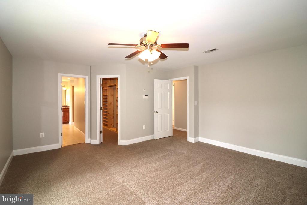 5820 GLEN EAGLES DR, FREDERICKSBURG, Virginia 22407, 3 Bedrooms Bedrooms, ,3 BathroomsBathrooms,Residential,5820 GLEN EAGLES DR,VASP2042690 MLS # VASP2042690 5820 GLEN EAGLES DR, FREDERICKSBURG, Virginia 22407, 3 Bedrooms Bedrooms, ,3 BathroomsBathrooms,Residential,5820 GLEN EAGLES DR,VASP2042690 MLS # VASP2042690