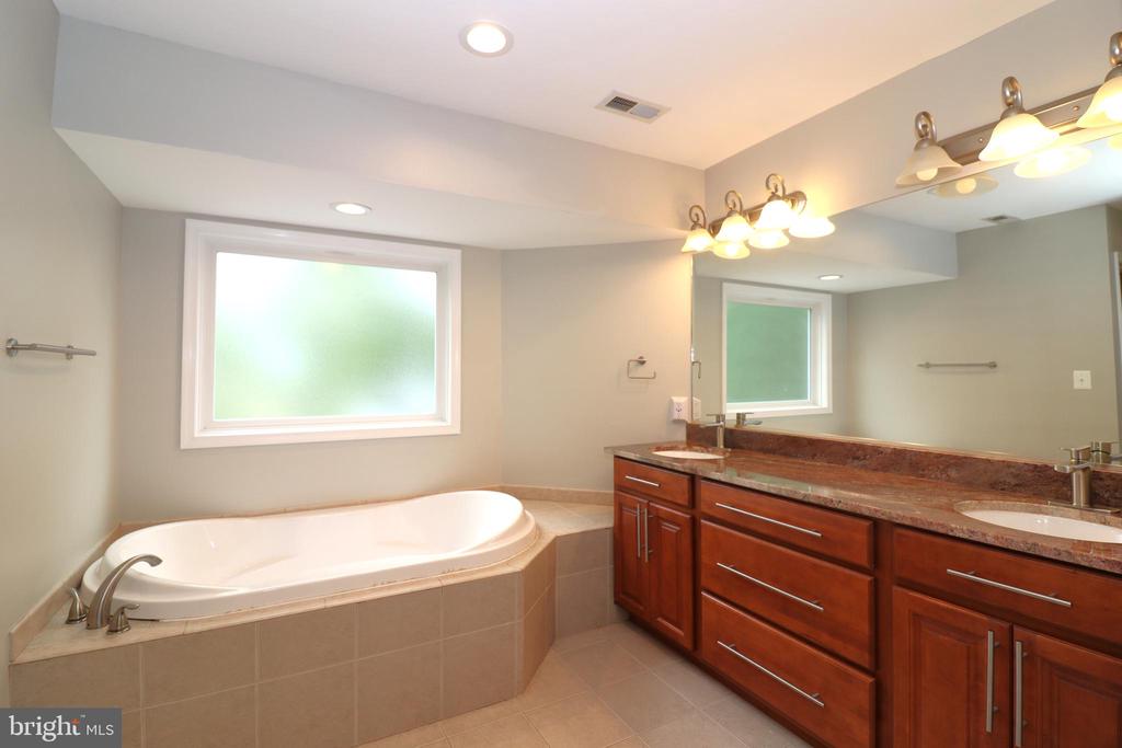 5820 GLEN EAGLES DR, FREDERICKSBURG, Virginia 22407, 3 Bedrooms Bedrooms, ,3 BathroomsBathrooms,Residential,5820 GLEN EAGLES DR,VASP2042690 MLS # VASP2042690 5820 GLEN EAGLES DR, FREDERICKSBURG, Virginia 22407, 3 Bedrooms Bedrooms, ,3 BathroomsBathrooms,Residential,5820 GLEN EAGLES DR,VASP2042690 MLS # VASP2042690