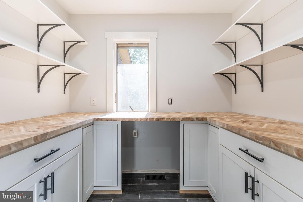 7522 STUBBS BRIDGE RD, SPOTSYLVANIA, Virginia 22551, 6 Bedrooms Bedrooms, ,3 BathroomsBathrooms,Residential,7522 STUBBS BRIDGE RD,VASP2042720 MLS # VASP2042720 7522 STUBBS BRIDGE RD, SPOTSYLVANIA, Virginia 22551, 6 Bedrooms Bedrooms, ,3 BathroomsBathrooms,Residential,7522 STUBBS BRIDGE RD,VASP2042720 MLS # VASP2042720