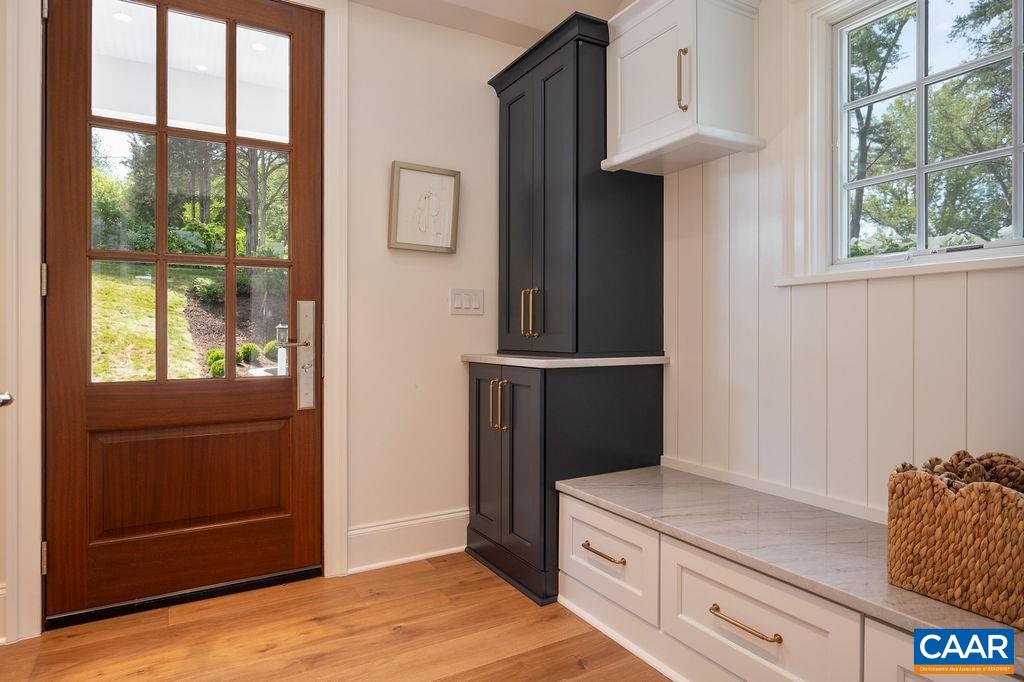 935 EMERSON DR, CHARLOTTESVILLE, Virginia 22901, 4 Bedrooms Bedrooms, ,3 BathroomsBathrooms,Residential,935 EMERSON DR,678182 MLS # 678182 935 EMERSON DR, CHARLOTTESVILLE, Virginia 22901, 4 Bedrooms Bedrooms, ,3 BathroomsBathrooms,Residential,935 EMERSON DR,678182 MLS # 678182