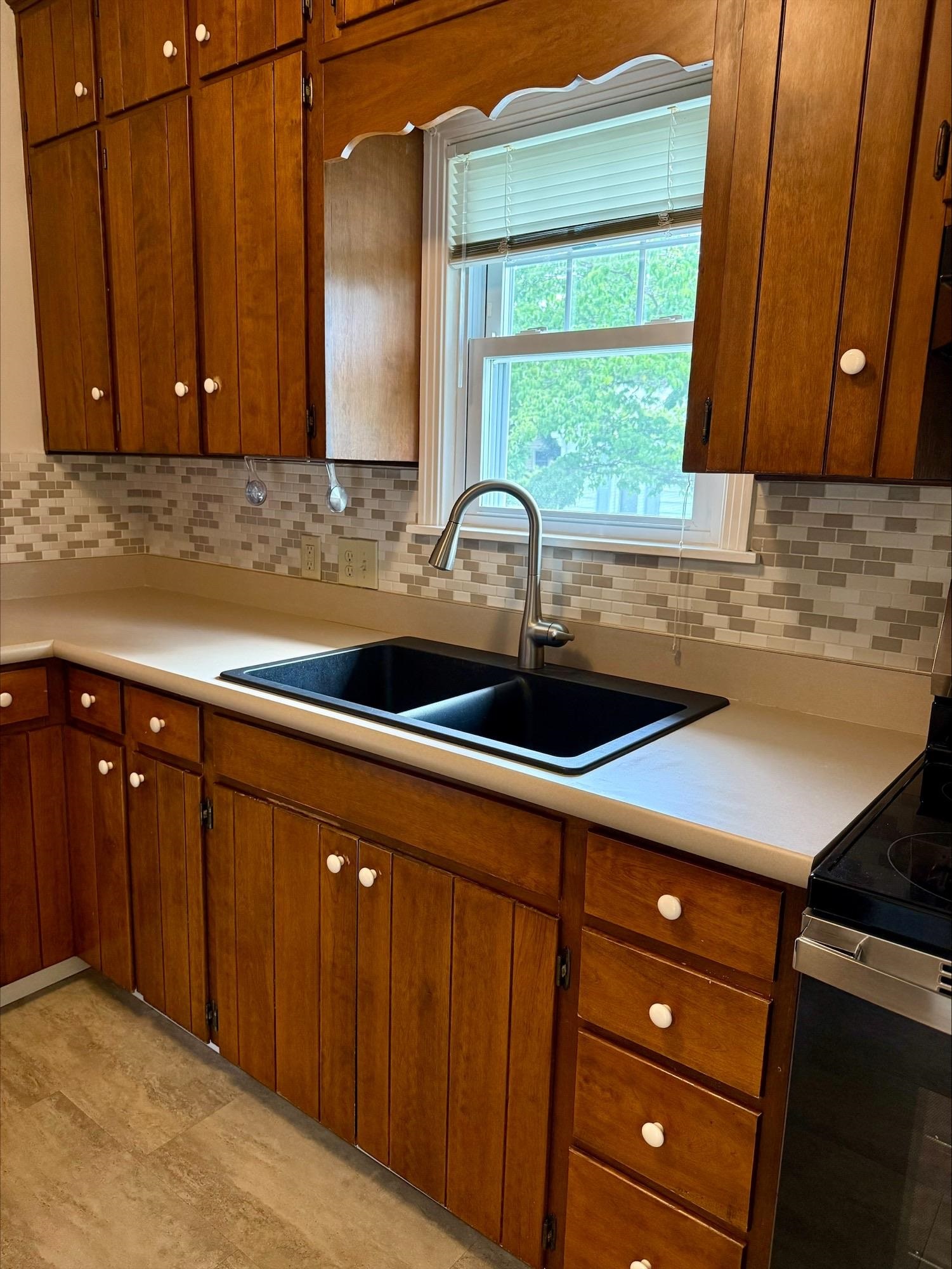 635 MASON ST, DAYTON, Virginia 22821, 3 Bedrooms Bedrooms, ,1 BathroomBathrooms,Residential,635 MASON ST,678240 MLS # 678240