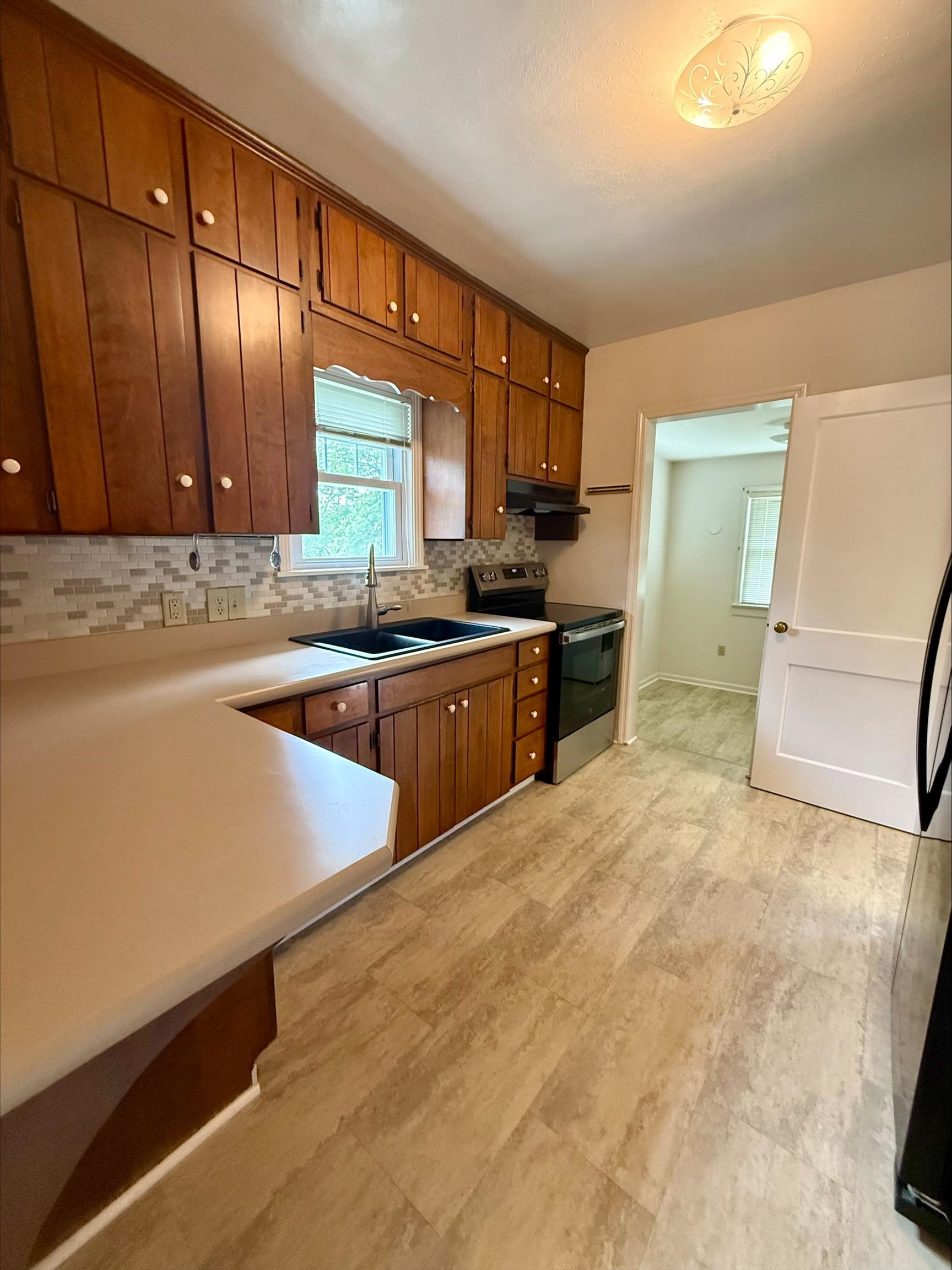 635 MASON ST, DAYTON, Virginia 22821, 3 Bedrooms Bedrooms, ,1 BathroomBathrooms,Residential,635 MASON ST,678240 MLS # 678240