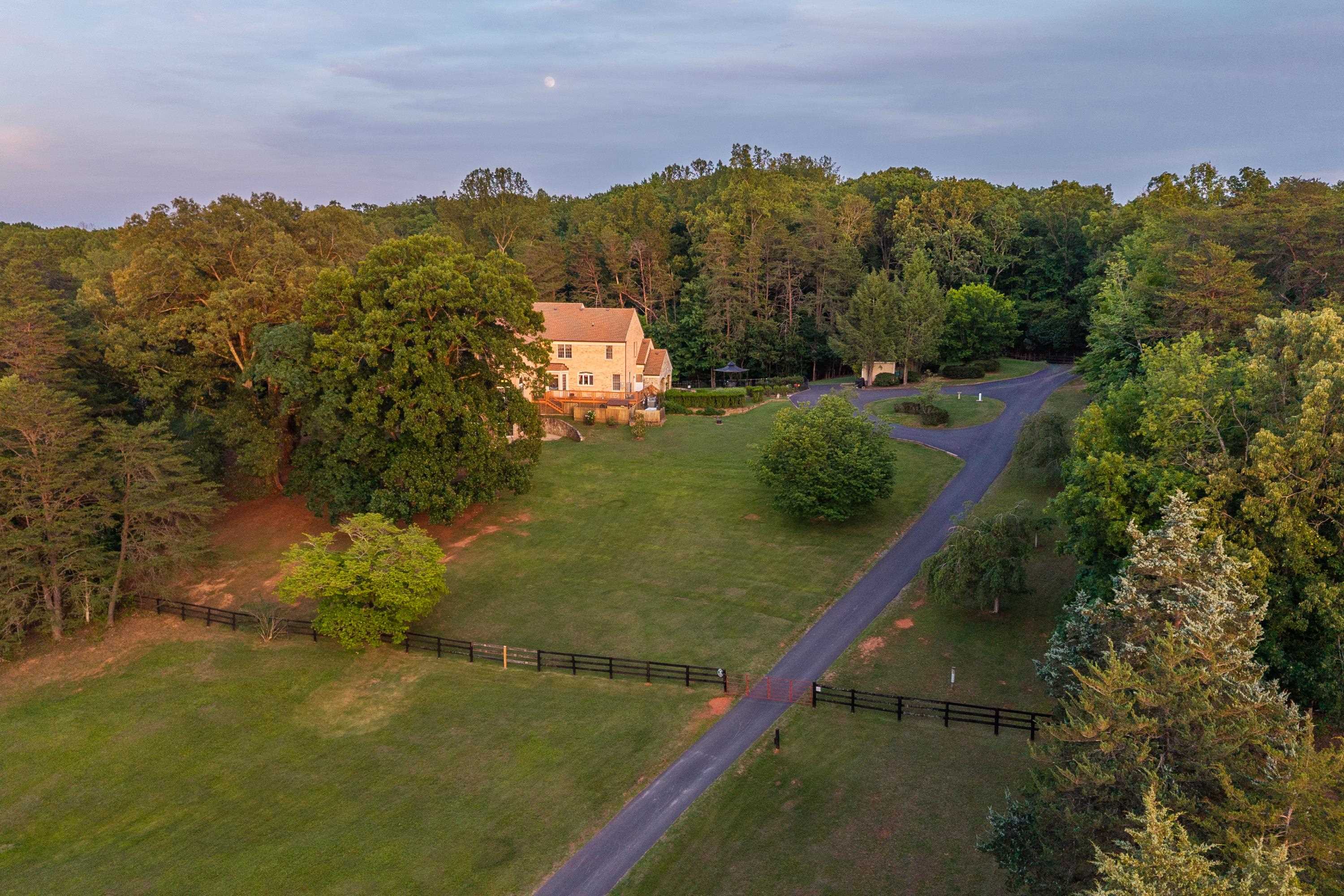 1636 MILTON RD, CHARLOTTESVILLE, Virginia 22902, 7 Bedrooms Bedrooms, ,5 BathroomsBathrooms,Residential,1636 MILTON RD,678242 MLS # 678242 1636 MILTON RD, CHARLOTTESVILLE, Virginia 22902, 7 Bedrooms Bedrooms, ,5 BathroomsBathrooms,Residential,1636 MILTON RD,678242 MLS # 678242