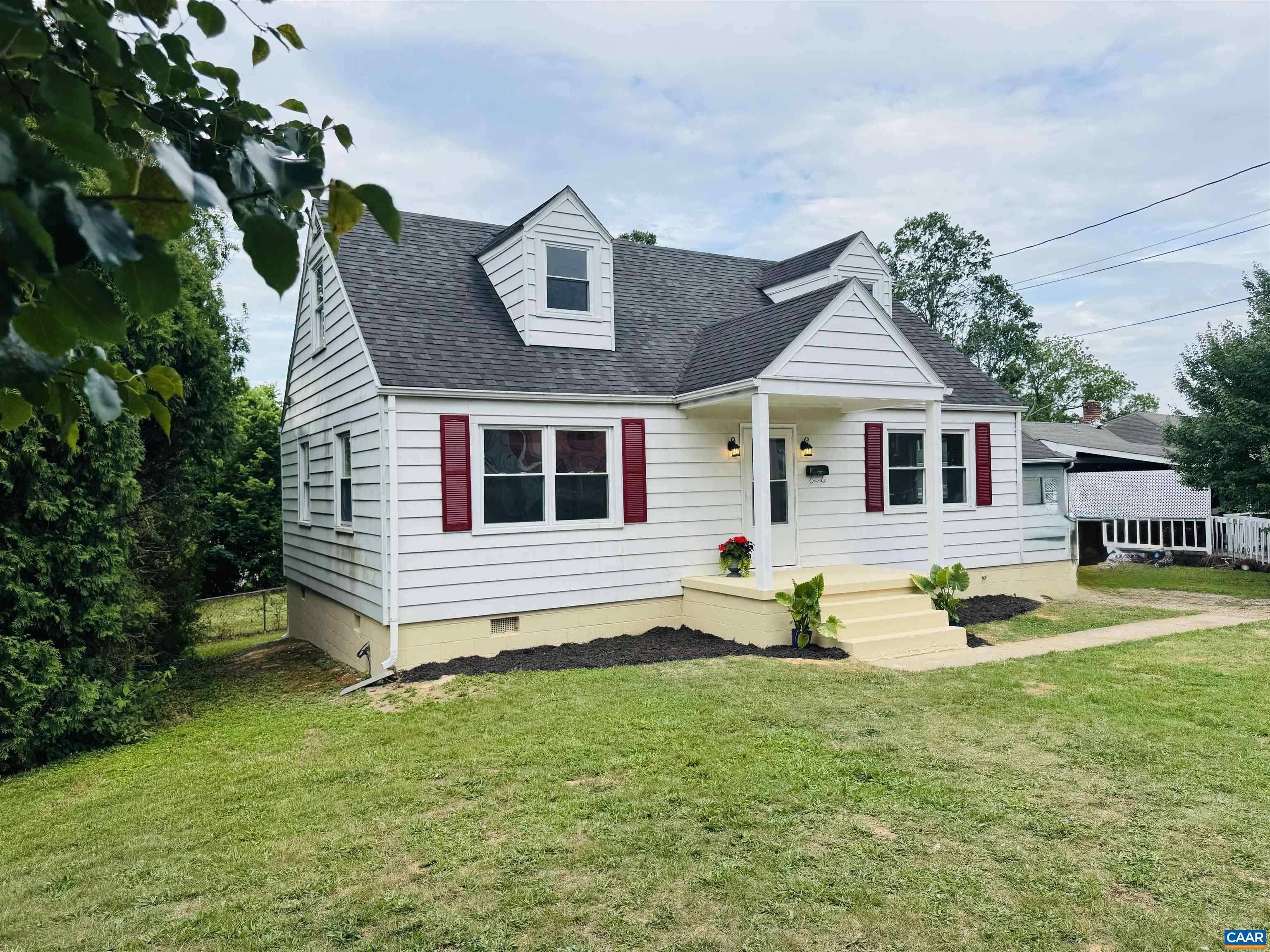 1607 SKYMONT CR, STAUNTON, Virginia 24401, 4 Bedrooms Bedrooms, ,1 BathroomBathrooms,Residential,Renovated cutie!,1607 SKYMONT CR,678250 MLS # 678250 1607 SKYMONT CR, STAUNTON, Virginia 24401, 4 Bedrooms Bedrooms, ,1 BathroomBathrooms,Residential,Renovated cutie!,1607 SKYMONT CR,678250 MLS # 678250