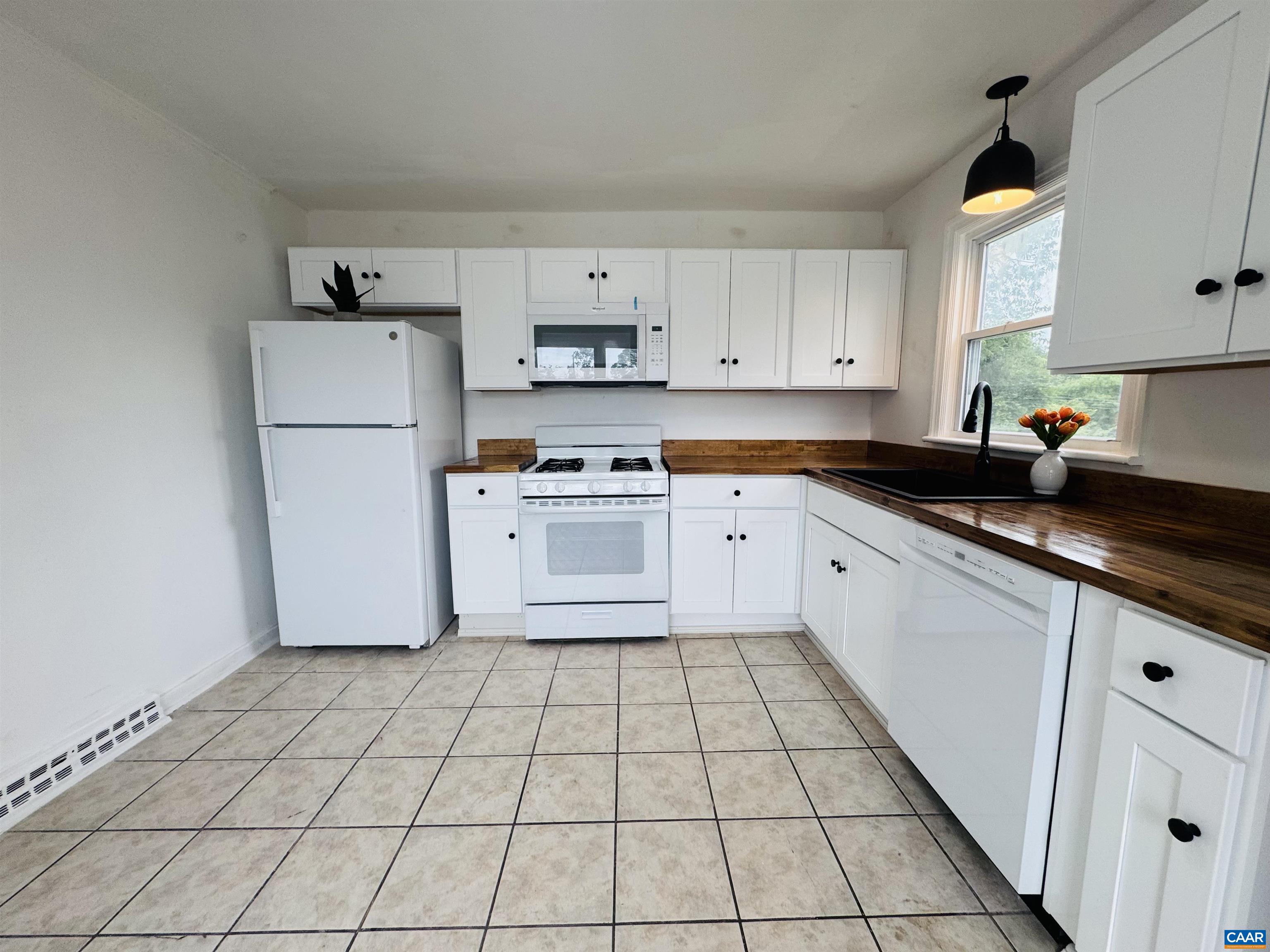 1607 SKYMONT CR, STAUNTON, Virginia 24401, 4 Bedrooms Bedrooms, ,1 BathroomBathrooms,Residential,Renovated cutie!,1607 SKYMONT CR,678250 MLS # 678250 1607 SKYMONT CR, STAUNTON, Virginia 24401, 4 Bedrooms Bedrooms, ,1 BathroomBathrooms,Residential,Renovated cutie!,1607 SKYMONT CR,678250 MLS # 678250