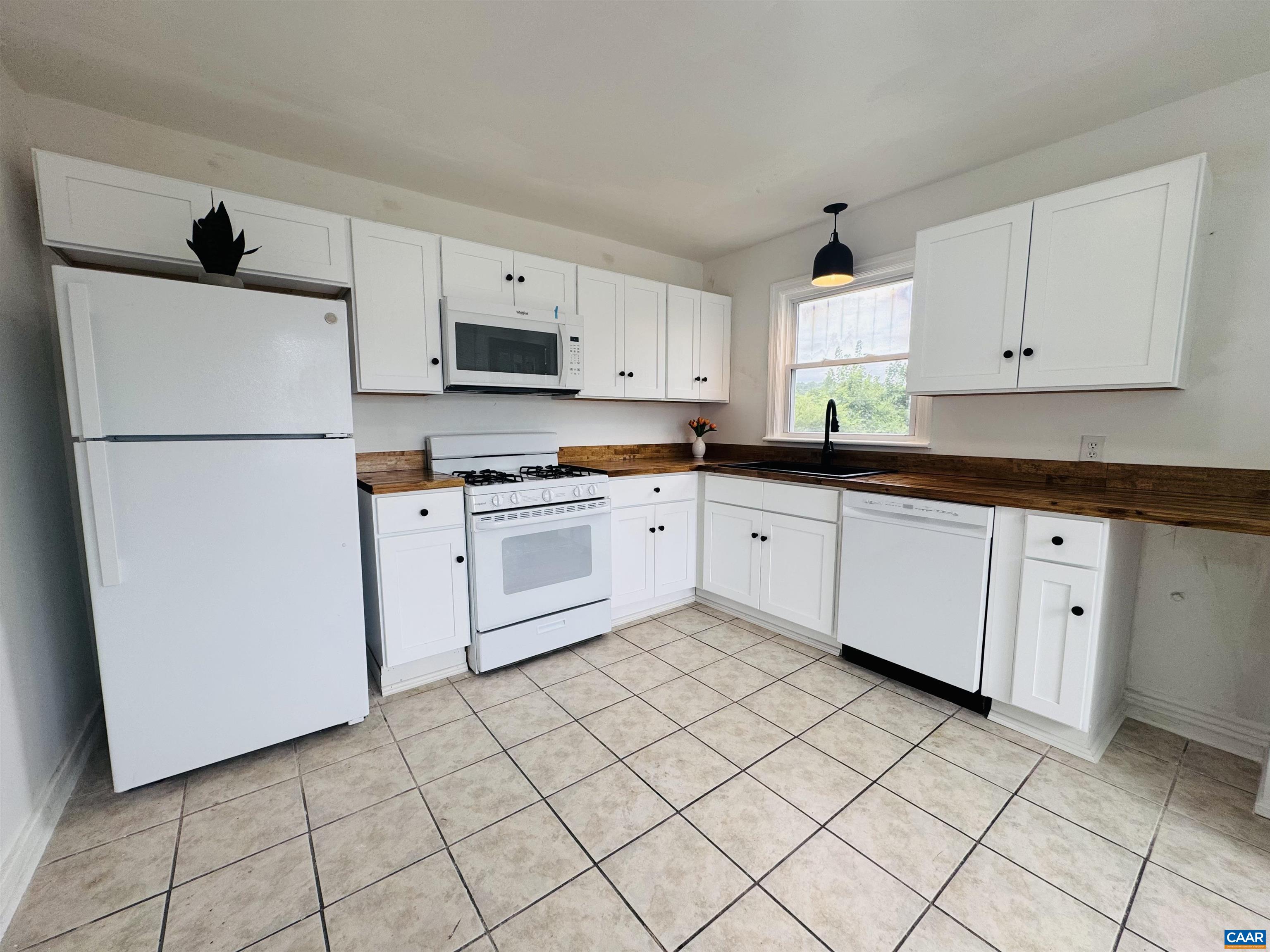 1607 SKYMONT CR, STAUNTON, Virginia 24401, 4 Bedrooms Bedrooms, ,1 BathroomBathrooms,Residential,Renovated cutie!,1607 SKYMONT CR,678250 MLS # 678250 1607 SKYMONT CR, STAUNTON, Virginia 24401, 4 Bedrooms Bedrooms, ,1 BathroomBathrooms,Residential,Renovated cutie!,1607 SKYMONT CR,678250 MLS # 678250