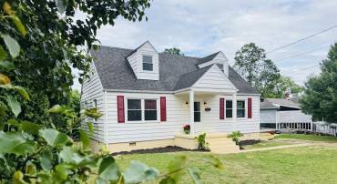1607 SKYMONT CR, STAUNTON, Virginia 24401, 4 Bedrooms Bedrooms, ,1 BathroomBathrooms,Residential,Renovated cutie!,1607 SKYMONT CR,678250 MLS # 678250
