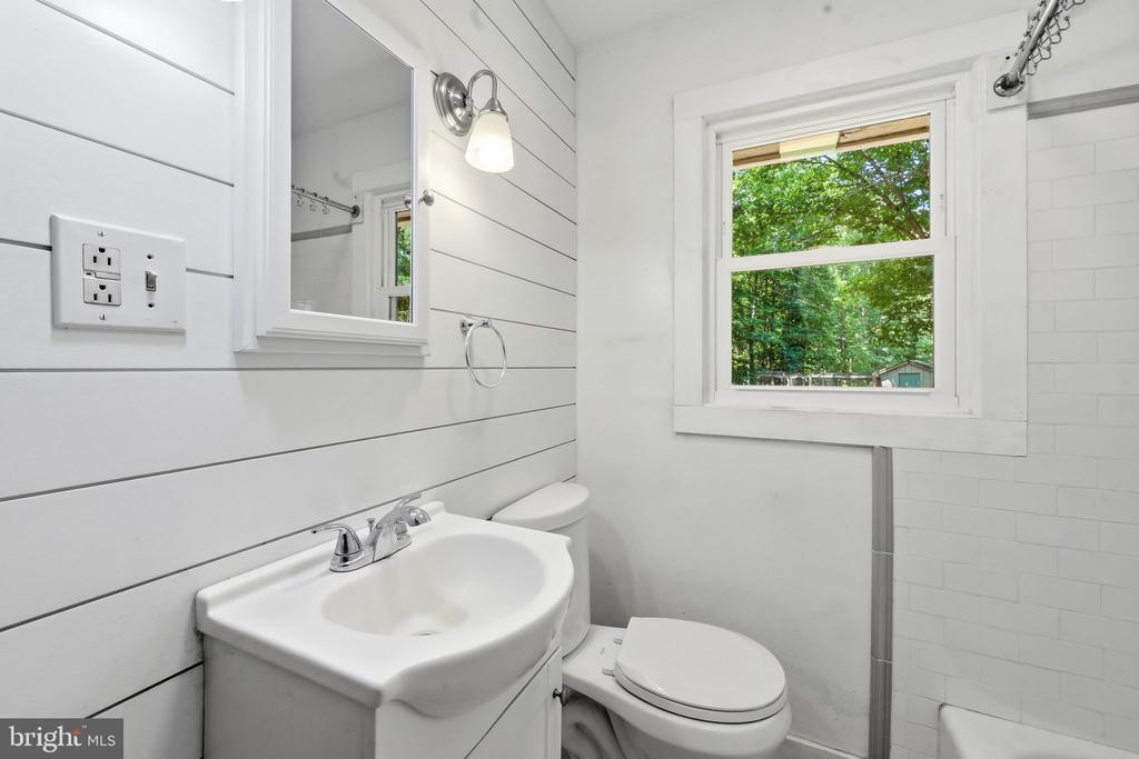 483 HADEN MARTIN RD, PALMYRA, Virginia 22963, 2 Bedrooms Bedrooms, ,1 BathroomBathrooms,Residential,483 HADEN MARTIN RD,VAFN2000694 MLS # VAFN2000694 483 HADEN MARTIN RD, PALMYRA, Virginia 22963, 2 Bedrooms Bedrooms, ,1 BathroomBathrooms,Residential,483 HADEN MARTIN RD,VAFN2000694 MLS # VAFN2000694