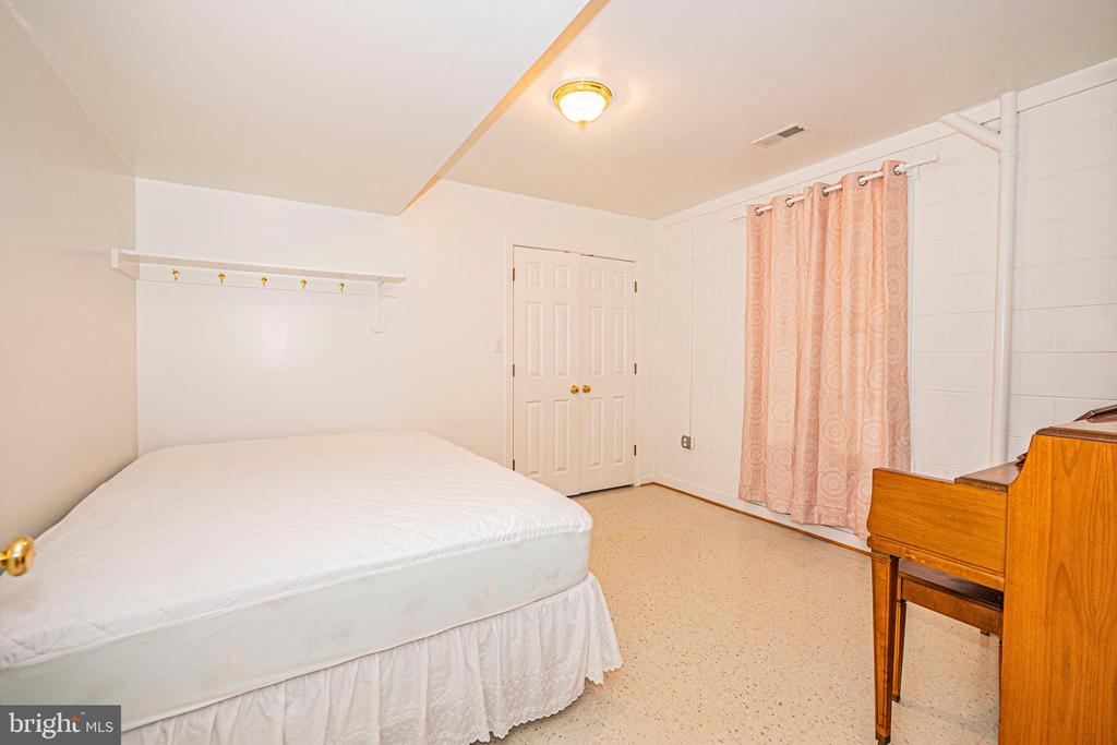 127 SMITH HERITAGE LN, BOSTON, Virginia 22713, 5 Bedrooms Bedrooms, ,4 BathroomsBathrooms,Residential,127 SMITH HERITAGE LN,VARP2002684 MLS # VARP2002684 127 SMITH HERITAGE LN, BOSTON, Virginia 22713, 5 Bedrooms Bedrooms, ,4 BathroomsBathrooms,Residential,127 SMITH HERITAGE LN,VARP2002684 MLS # VARP2002684