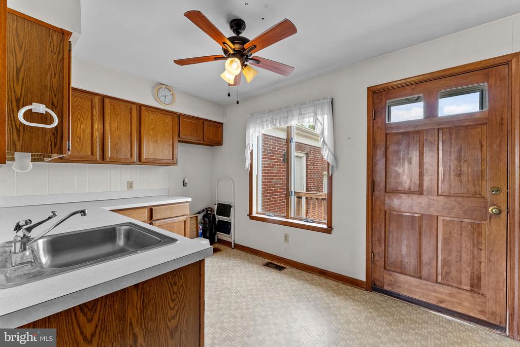 11889 CEMETERY RD, REMINGTON, Virginia 22734, 3 Bedrooms Bedrooms, ,2 BathroomsBathrooms,Residential,11889 CEMETERY RD,VAFQ2022476 MLS # VAFQ2022476