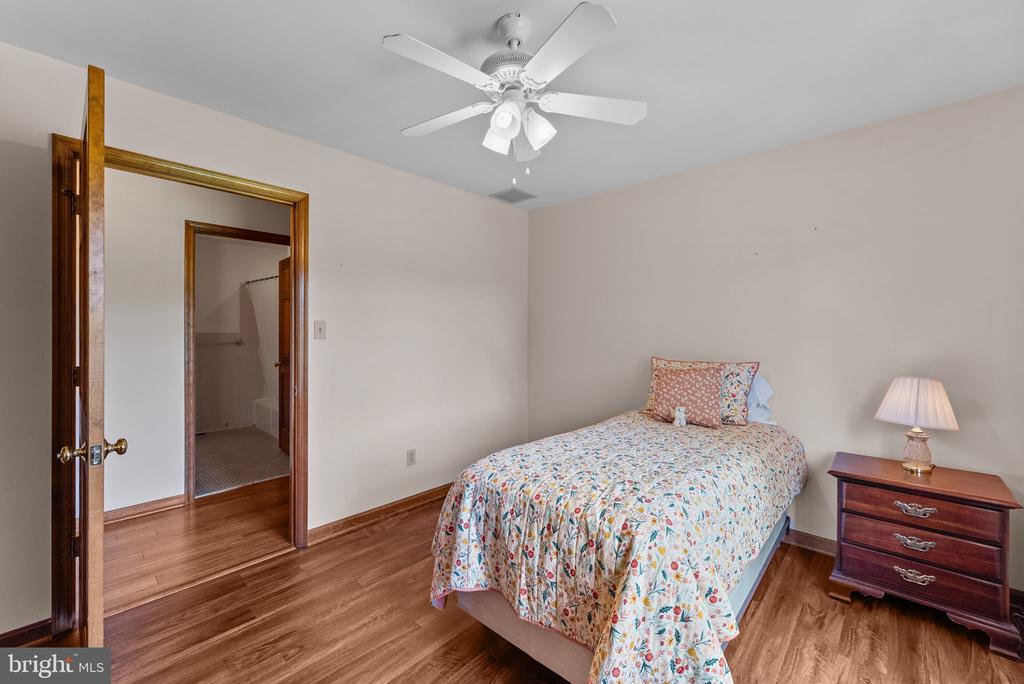 11889 CEMETERY RD, REMINGTON, Virginia 22734, 3 Bedrooms Bedrooms, ,2 BathroomsBathrooms,Residential,11889 CEMETERY RD,VAFQ2022476 MLS # VAFQ2022476