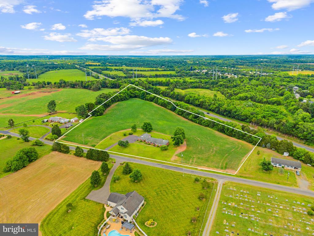 11889 CEMETERY RD, REMINGTON, Virginia 22734, 3 Bedrooms Bedrooms, ,2 BathroomsBathrooms,Residential,11889 CEMETERY RD,VAFQ2022476 MLS # VAFQ2022476