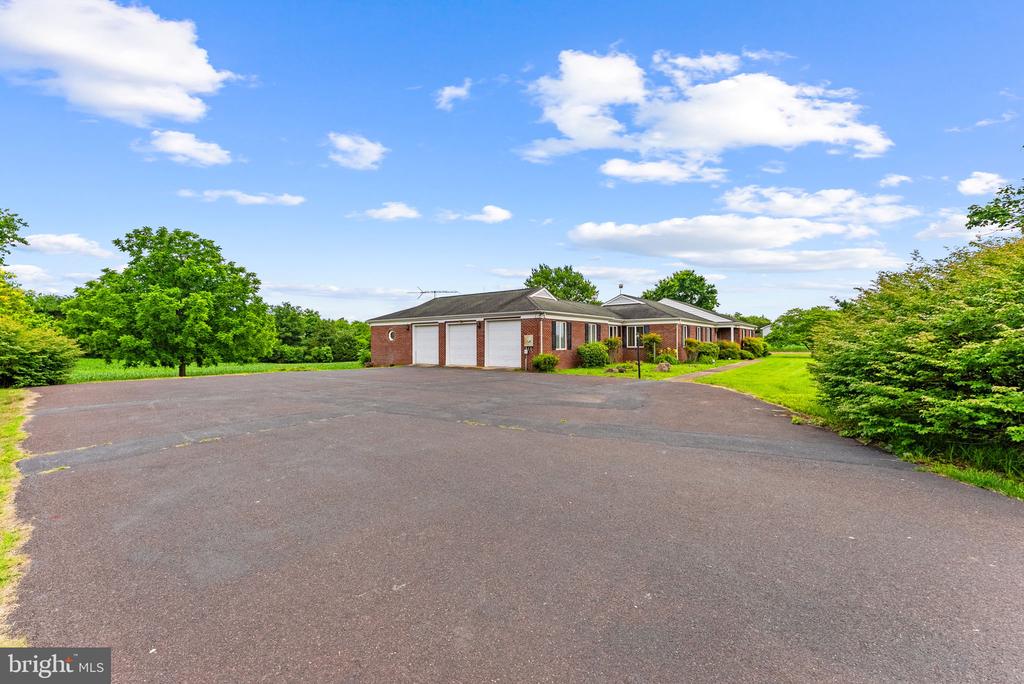 11889 CEMETERY RD, REMINGTON, Virginia 22734, 3 Bedrooms Bedrooms, ,2 BathroomsBathrooms,Residential,11889 CEMETERY RD,VAFQ2022476 MLS # VAFQ2022476