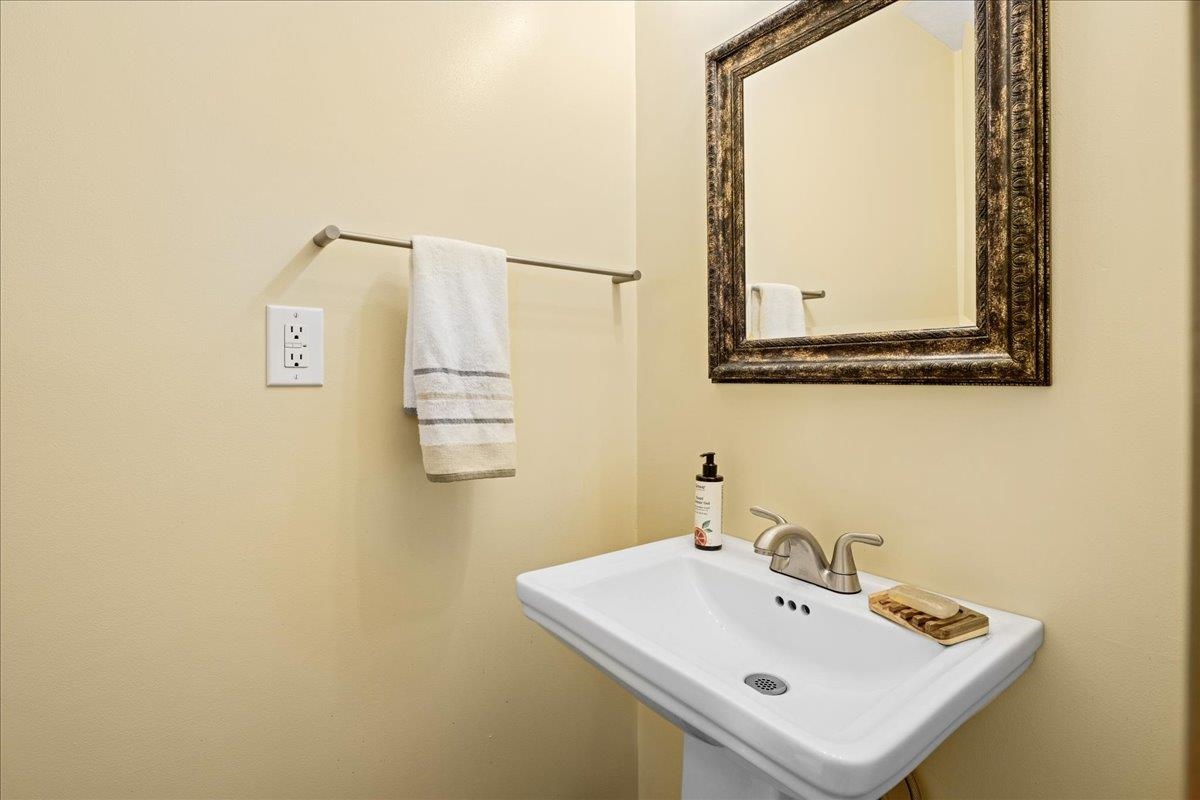 356 RIVER VIEW DR, VERONA, Virginia 24482, 4 Bedrooms Bedrooms, ,3 BathroomsBathrooms,Residential,356 RIVER VIEW DR,677637 MLS # 677637 356 RIVER VIEW DR, VERONA, Virginia 24482, 4 Bedrooms Bedrooms, ,3 BathroomsBathrooms,Residential,356 RIVER VIEW DR,677637 MLS # 677637