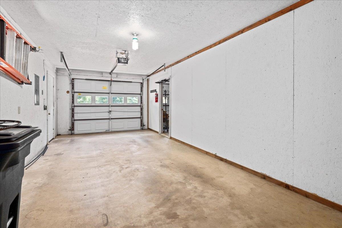 356 RIVER VIEW DR, VERONA, Virginia 24482, 4 Bedrooms Bedrooms, ,3 BathroomsBathrooms,Residential,356 RIVER VIEW DR,677637 MLS # 677637 356 RIVER VIEW DR, VERONA, Virginia 24482, 4 Bedrooms Bedrooms, ,3 BathroomsBathrooms,Residential,356 RIVER VIEW DR,677637 MLS # 677637
