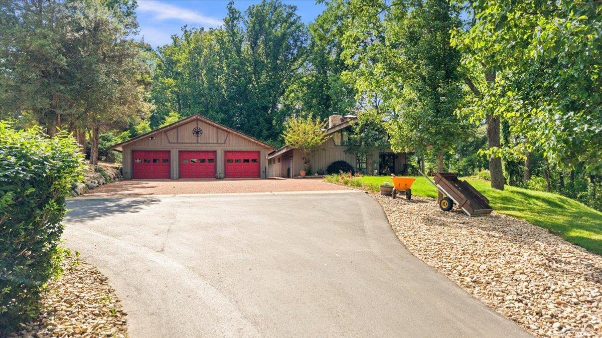 356 RIVER VIEW DR, VERONA, Virginia 24482, 4 Bedrooms Bedrooms, ,3 BathroomsBathrooms,Residential,356 RIVER VIEW DR,677637 MLS # 677637 356 RIVER VIEW DR, VERONA, Virginia 24482, 4 Bedrooms Bedrooms, ,3 BathroomsBathrooms,Residential,356 RIVER VIEW DR,677637 MLS # 677637