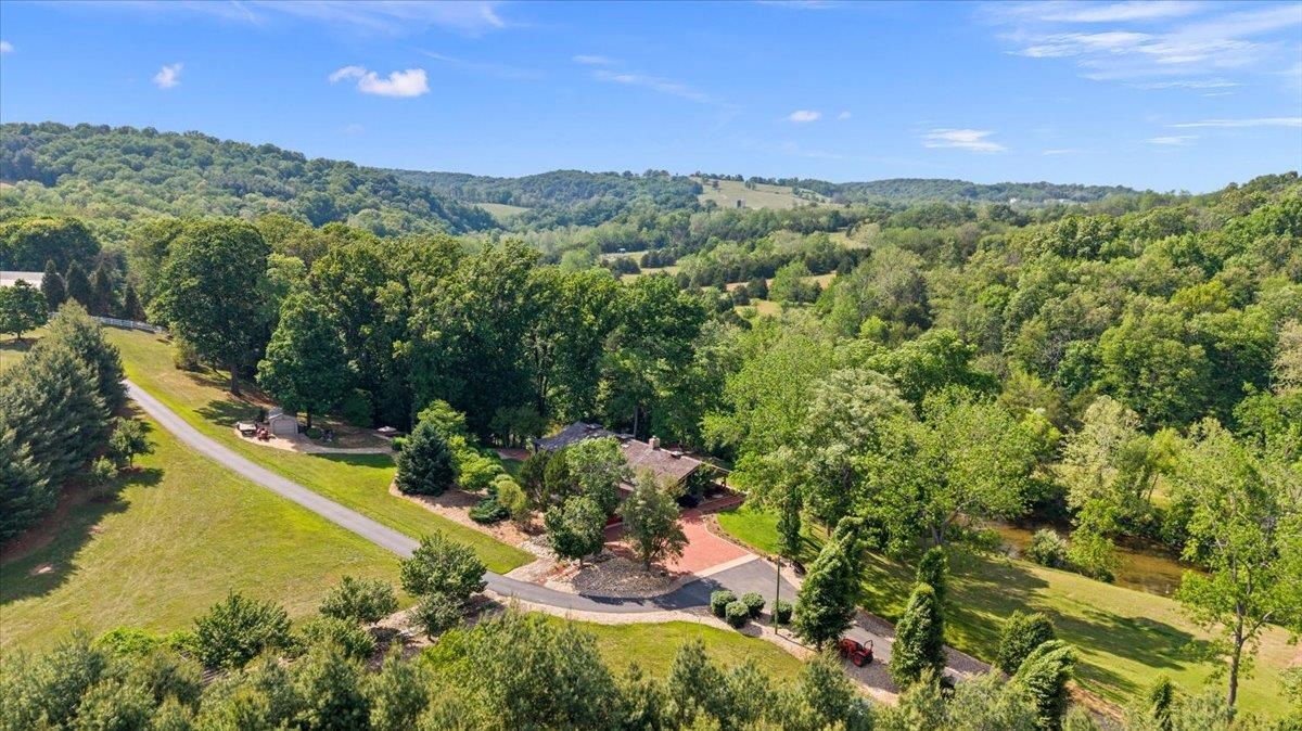 356 RIVER VIEW DR, VERONA, Virginia 24482, 4 Bedrooms Bedrooms, ,3 BathroomsBathrooms,Residential,356 RIVER VIEW DR,677637 MLS # 677637 356 RIVER VIEW DR, VERONA, Virginia 24482, 4 Bedrooms Bedrooms, ,3 BathroomsBathrooms,Residential,356 RIVER VIEW DR,677637 MLS # 677637