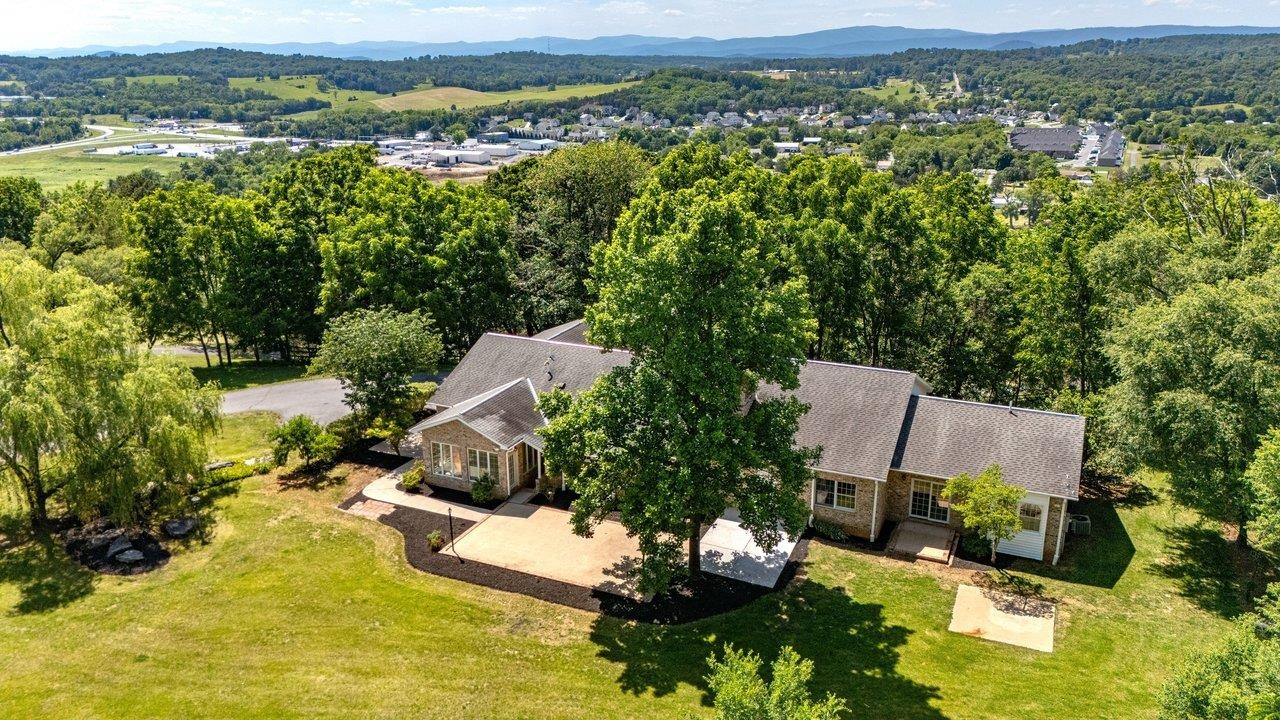609 LIME KILN DR, ROCKINGHAM, Virginia 22802, 5 Bedrooms Bedrooms, ,4 BathroomsBathrooms,Residential,609 LIME KILN DR,678255 MLS # 678255 609 LIME KILN DR, ROCKINGHAM, Virginia 22802, 5 Bedrooms Bedrooms, ,4 BathroomsBathrooms,Residential,609 LIME KILN DR,678255 MLS # 678255
