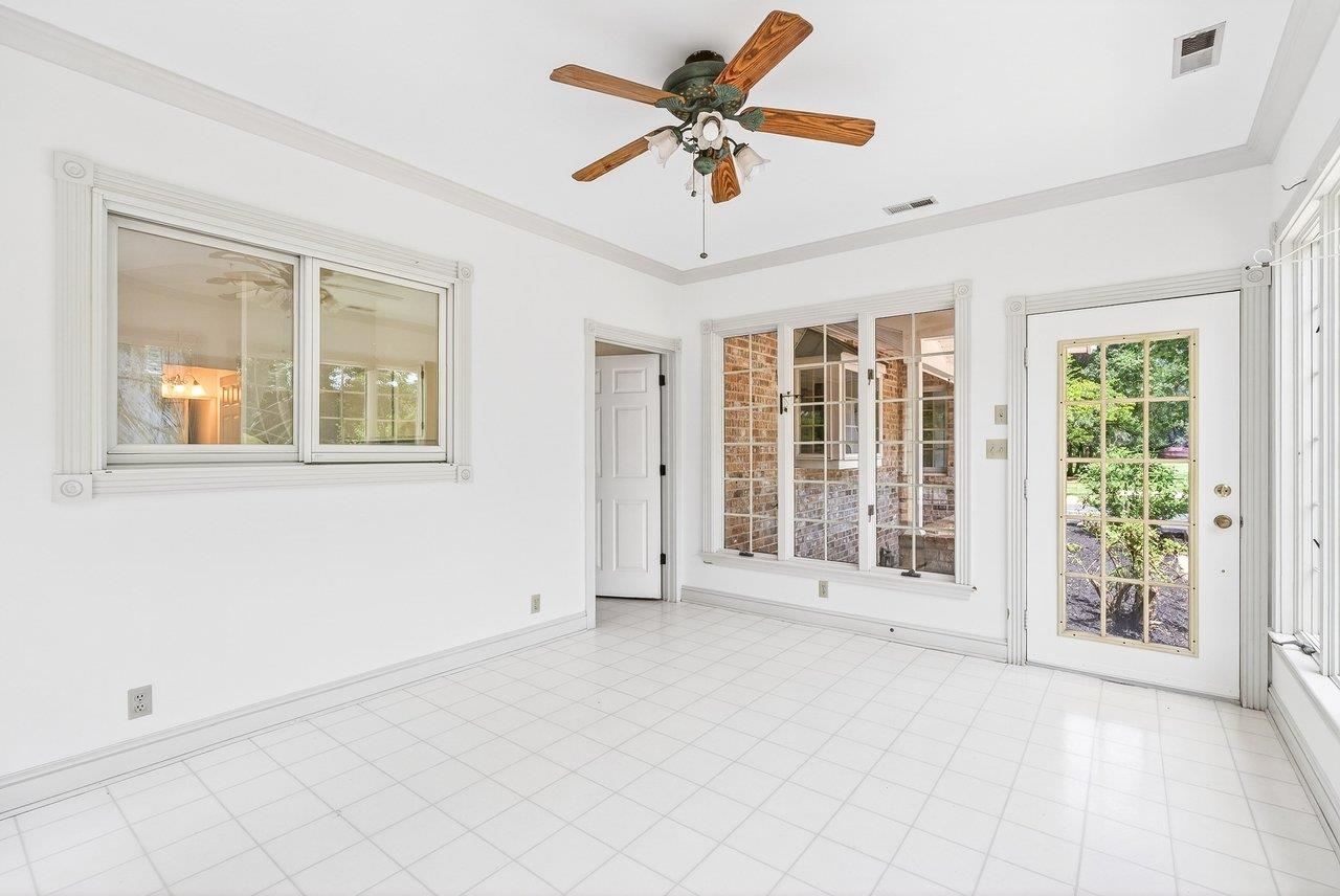 609 LIME KILN DR, ROCKINGHAM, Virginia 22802, 5 Bedrooms Bedrooms, ,4 BathroomsBathrooms,Residential,609 LIME KILN DR,678255 MLS # 678255 609 LIME KILN DR, ROCKINGHAM, Virginia 22802, 5 Bedrooms Bedrooms, ,4 BathroomsBathrooms,Residential,609 LIME KILN DR,678255 MLS # 678255