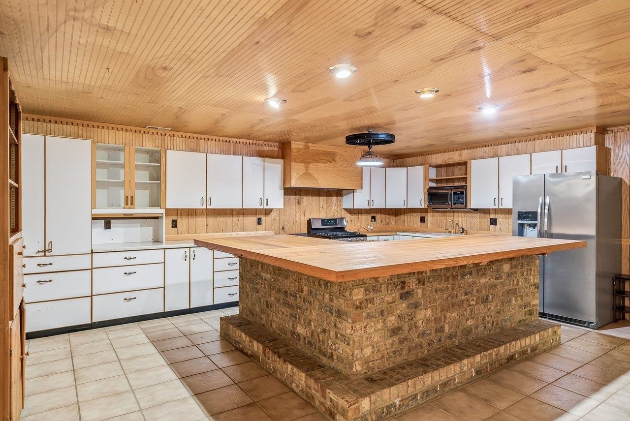 609 LIME KILN DR, ROCKINGHAM, Virginia 22802, 5 Bedrooms Bedrooms, ,4 BathroomsBathrooms,Residential,609 LIME KILN DR,678255 MLS # 678255 609 LIME KILN DR, ROCKINGHAM, Virginia 22802, 5 Bedrooms Bedrooms, ,4 BathroomsBathrooms,Residential,609 LIME KILN DR,678255 MLS # 678255