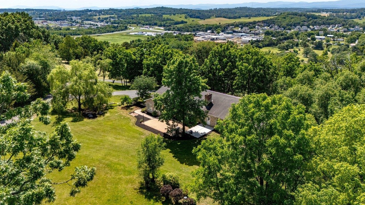 609 LIME KILN DR, ROCKINGHAM, Virginia 22802, 5 Bedrooms Bedrooms, ,4 BathroomsBathrooms,Residential,609 LIME KILN DR,678255 MLS # 678255 609 LIME KILN DR, ROCKINGHAM, Virginia 22802, 5 Bedrooms Bedrooms, ,4 BathroomsBathrooms,Residential,609 LIME KILN DR,678255 MLS # 678255
