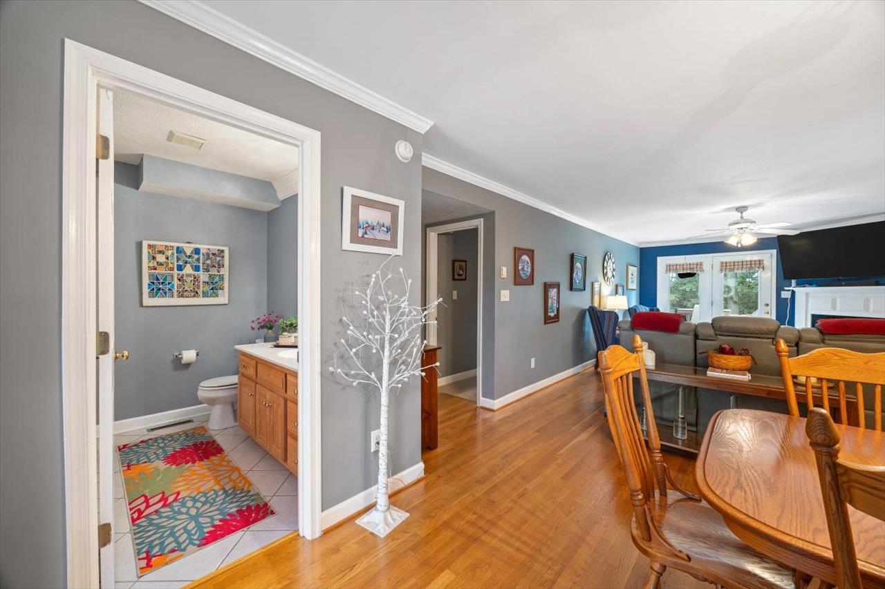 35 HICKORY NUT LN, STAUNTON, Virginia 24401, 3 Bedrooms Bedrooms, ,2 BathroomsBathrooms,Residential,35 HICKORY NUT LN,678263 MLS # 678263 35 HICKORY NUT LN, STAUNTON, Virginia 24401, 3 Bedrooms Bedrooms, ,2 BathroomsBathrooms,Residential,35 HICKORY NUT LN,678263 MLS # 678263
