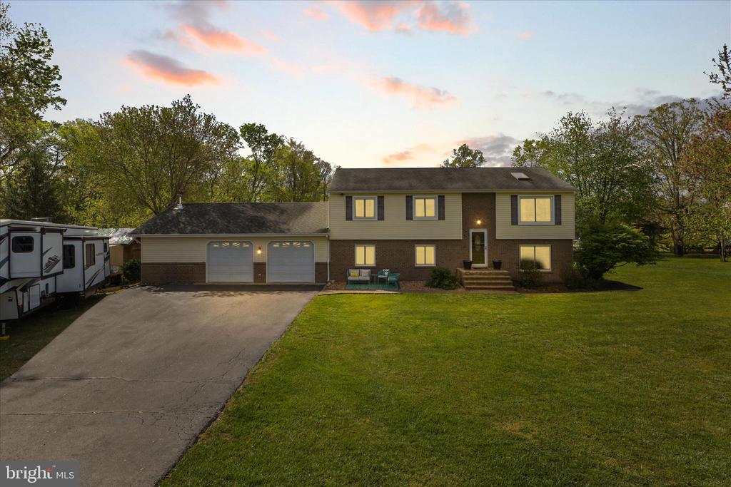 7264 TWILIGHT CT, WARRENTON, Virginia 20187, 4 Bedrooms Bedrooms, ,3 BathroomsBathrooms,Residential,7264 TWILIGHT CT,VAFQ2022296 MLS # VAFQ2022296