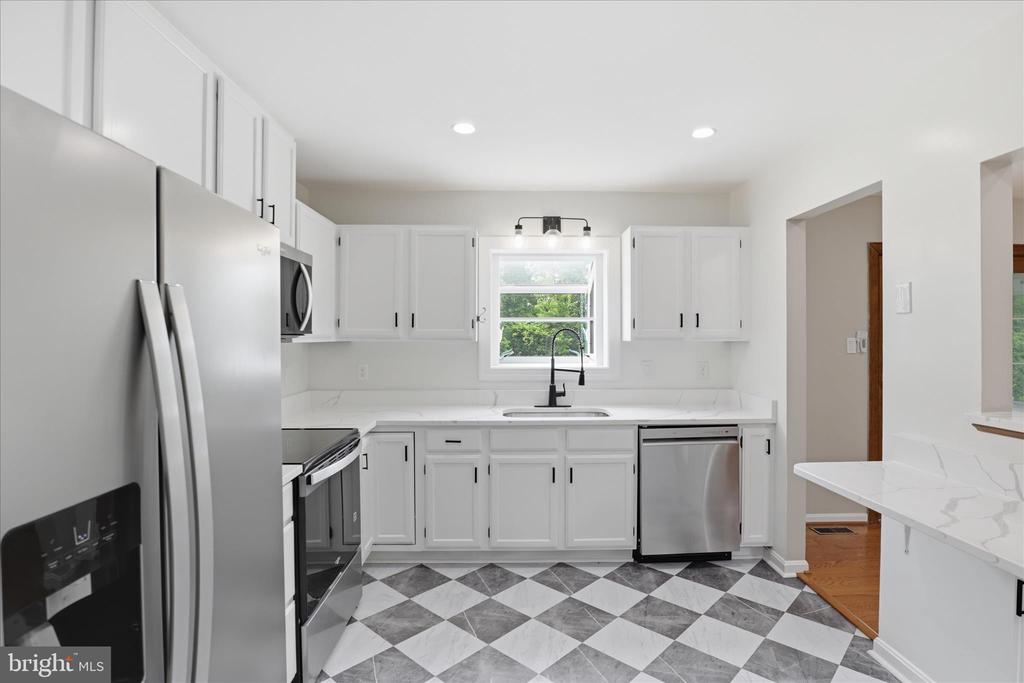 7264 TWILIGHT CT, WARRENTON, Virginia 20187, 4 Bedrooms Bedrooms, ,3 BathroomsBathrooms,Residential,7264 TWILIGHT CT,VAFQ2022296 MLS # VAFQ2022296