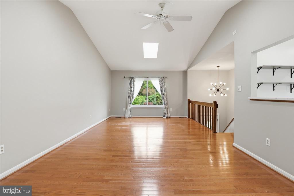 7264 TWILIGHT CT, WARRENTON, Virginia 20187, 4 Bedrooms Bedrooms, ,3 BathroomsBathrooms,Residential,7264 TWILIGHT CT,VAFQ2022296 MLS # VAFQ2022296