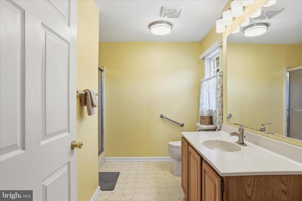 59 HARRY SETTLE RD, CASTLETON, Virginia 22716, 4 Bedrooms Bedrooms, ,2 BathroomsBathrooms,Residential,59 HARRY SETTLE RD,VARP2002682 MLS # VARP2002682 59 HARRY SETTLE RD, CASTLETON, Virginia 22716, 4 Bedrooms Bedrooms, ,2 BathroomsBathrooms,Residential,59 HARRY SETTLE RD,VARP2002682 MLS # VARP2002682