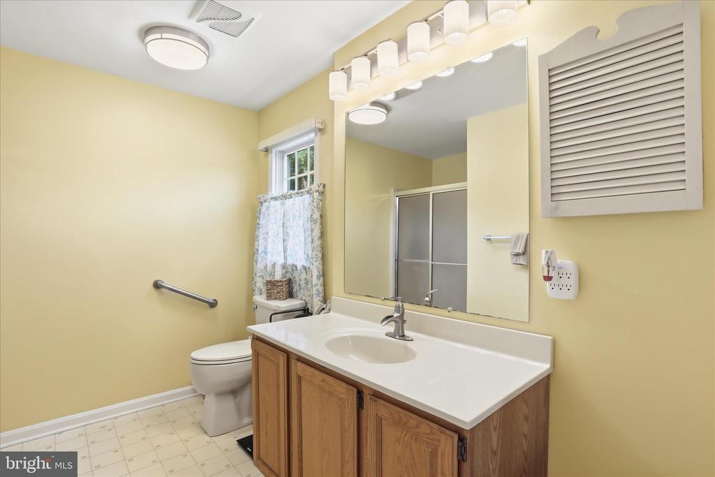 59 HARRY SETTLE RD, CASTLETON, Virginia 22716, 4 Bedrooms Bedrooms, ,2 BathroomsBathrooms,Residential,59 HARRY SETTLE RD,VARP2002682 MLS # VARP2002682 59 HARRY SETTLE RD, CASTLETON, Virginia 22716, 4 Bedrooms Bedrooms, ,2 BathroomsBathrooms,Residential,59 HARRY SETTLE RD,VARP2002682 MLS # VARP2002682