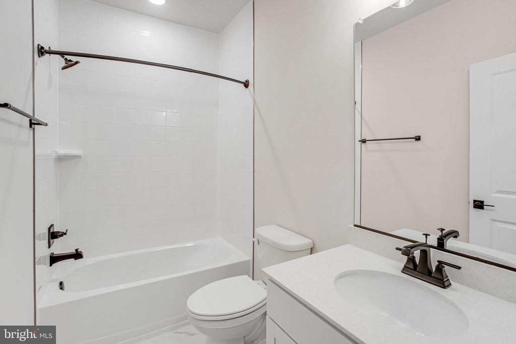 2804 WHITE TAIL DR, LOCUST GROVE, Virginia 22508, 4 Bedrooms Bedrooms, ,3 BathroomsBathrooms,Residential,2804 WHITE TAIL DR,VAOR2014430 MLS # VAOR2014430