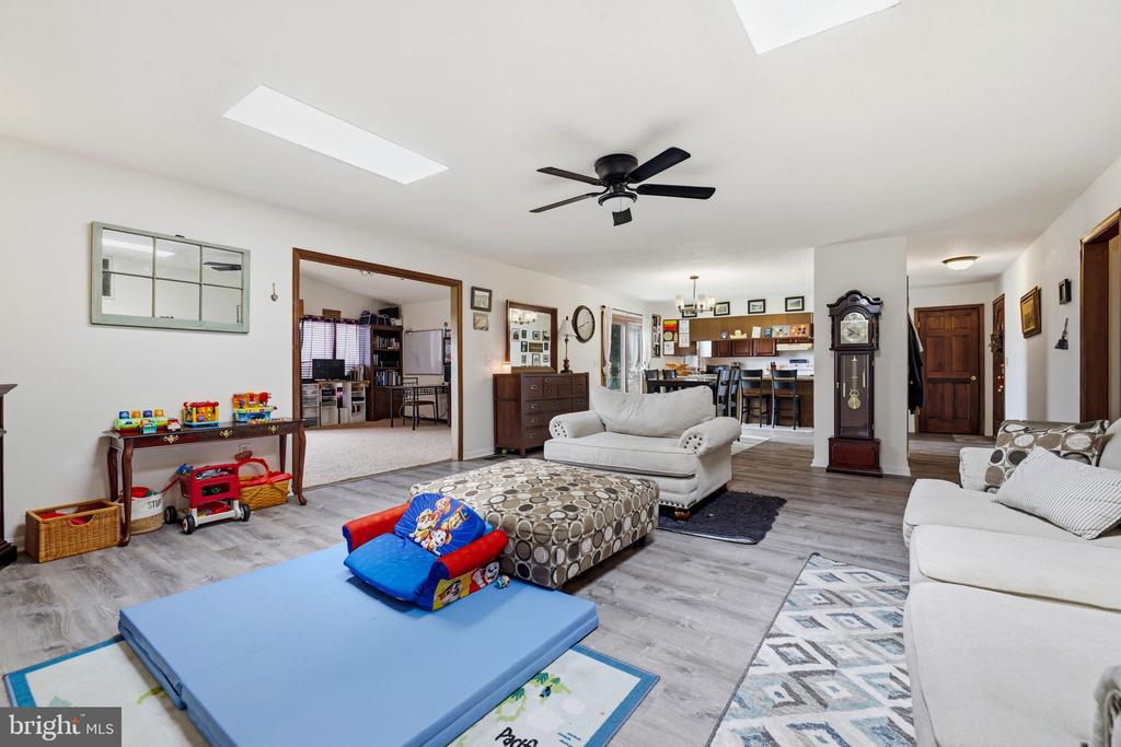 7313 COVINGTONS CORNER RD, BEALETON, Virginia 22712, 3 Bedrooms Bedrooms, ,2 BathroomsBathrooms,Residential,7313 COVINGTONS CORNER RD,VAFQ2022478 MLS # VAFQ2022478 7313 COVINGTONS CORNER RD, BEALETON, Virginia 22712, 3 Bedrooms Bedrooms, ,2 BathroomsBathrooms,Residential,7313 COVINGTONS CORNER RD,VAFQ2022478 MLS # VAFQ2022478