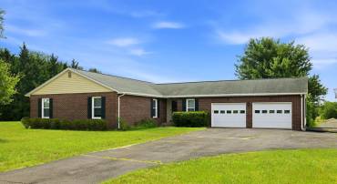 7313 COVINGTONS CORNER RD, BEALETON, Virginia 22712, 3 Bedrooms Bedrooms, ,2 BathroomsBathrooms,Residential,7313 COVINGTONS CORNER RD,VAFQ2022478 MLS # VAFQ2022478