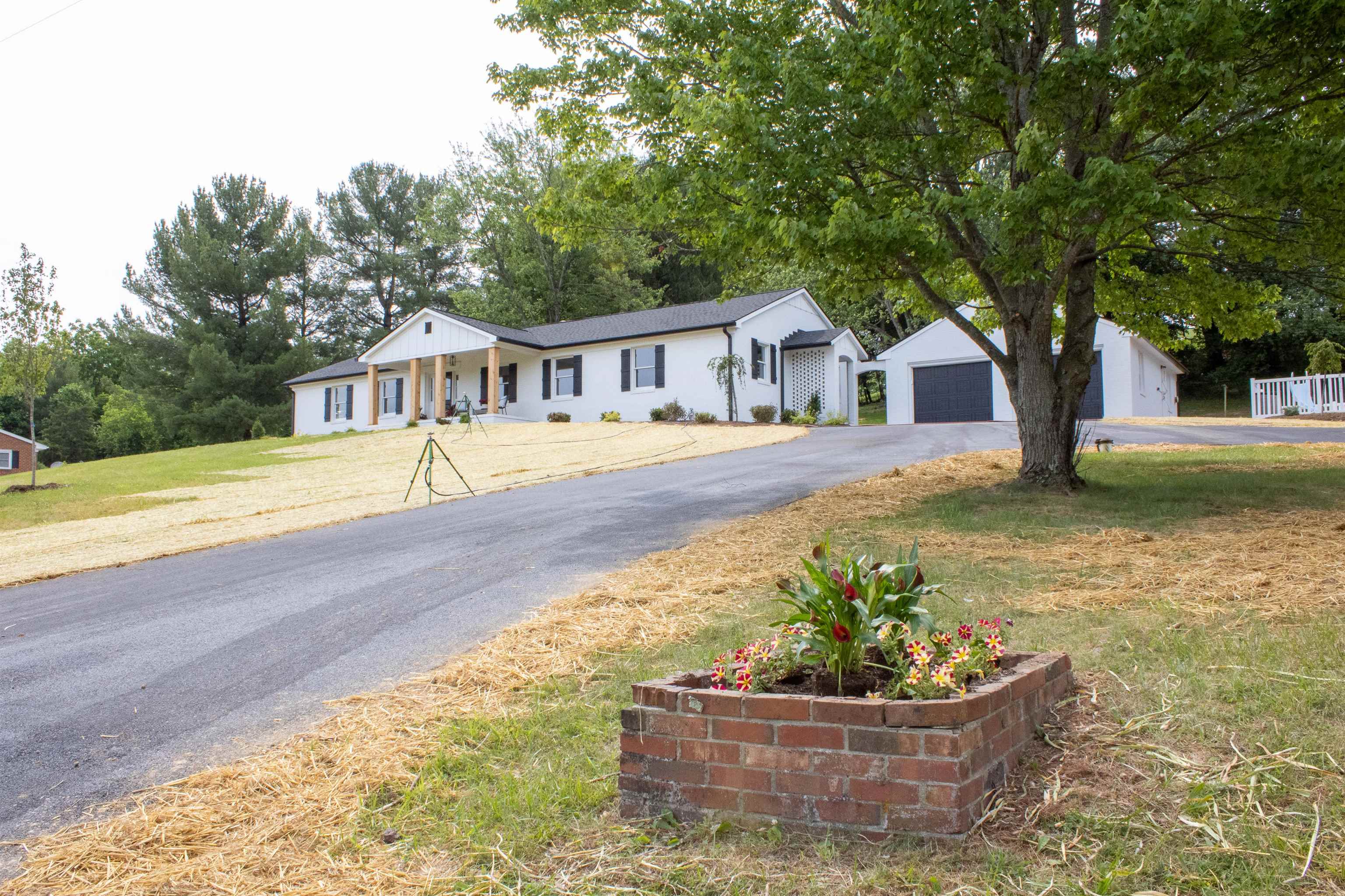 2877 SHUTTERLEE MILL RD, STAUNTON, Virginia 24401, 4 Bedrooms Bedrooms, ,2 BathroomsBathrooms,Residential,2877 SHUTTERLEE MILL RD,678295 MLS # 678295 2877 SHUTTERLEE MILL RD, STAUNTON, Virginia 24401, 4 Bedrooms Bedrooms, ,2 BathroomsBathrooms,Residential,2877 SHUTTERLEE MILL RD,678295 MLS # 678295