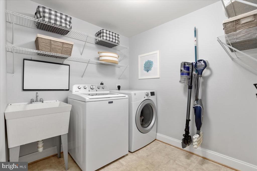 7490 ADMIRAL NELSON DR, WARRENTON, Virginia 20186, 5 Bedrooms Bedrooms, ,2 BathroomsBathrooms,Residential,7490 ADMIRAL NELSON DR,VAFQ2022198 MLS # VAFQ2022198