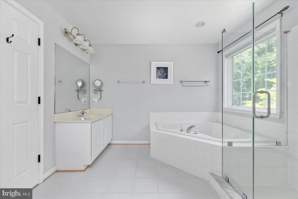 7490 ADMIRAL NELSON DR, WARRENTON, Virginia 20186, 5 Bedrooms Bedrooms, ,2 BathroomsBathrooms,Residential,7490 ADMIRAL NELSON DR,VAFQ2022198 MLS # VAFQ2022198