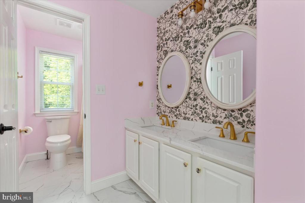 7490 ADMIRAL NELSON DR, WARRENTON, Virginia 20186, 5 Bedrooms Bedrooms, ,2 BathroomsBathrooms,Residential,7490 ADMIRAL NELSON DR,VAFQ2022198 MLS # VAFQ2022198