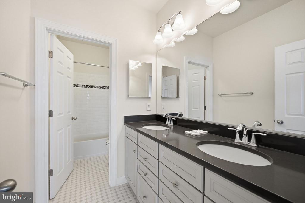6299 MARGARET WAY, WARRENTON, Virginia 20187, 4 Bedrooms Bedrooms, ,2 BathroomsBathrooms,Residential,6299 MARGARET WAY,VAFQ2021038 MLS # VAFQ2021038
