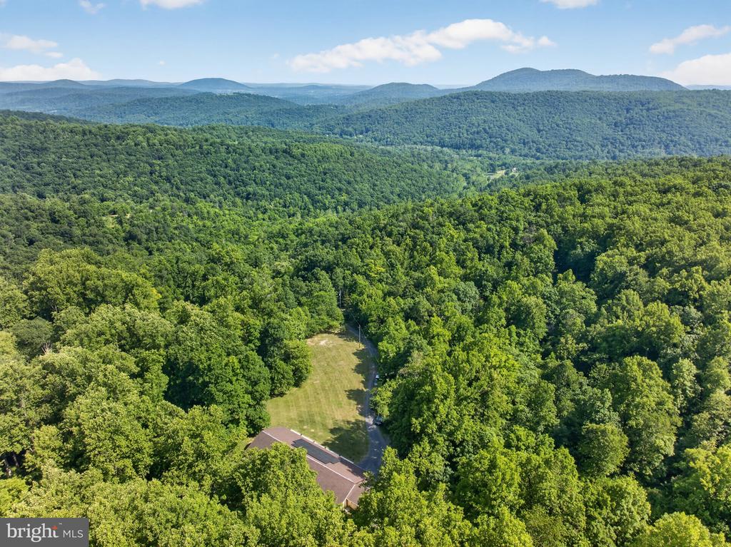 2710 TUCKERS LN, LINDEN, Virginia 22642, 4 Bedrooms Bedrooms, ,3 BathroomsBathrooms,Residential,2710 TUCKERS LN,VAFQ2022470 MLS # VAFQ2022470