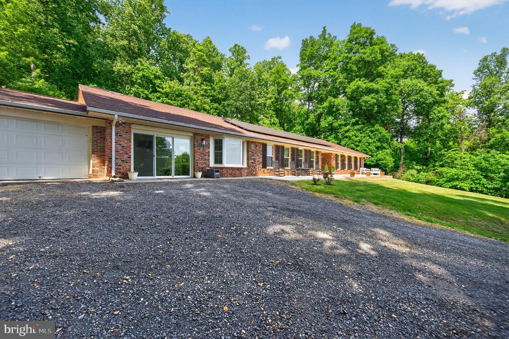 2710 TUCKERS LN, LINDEN, Virginia 22642, 4 Bedrooms Bedrooms, ,3 BathroomsBathrooms,Residential,2710 TUCKERS LN,VAFQ2022470 MLS # VAFQ2022470