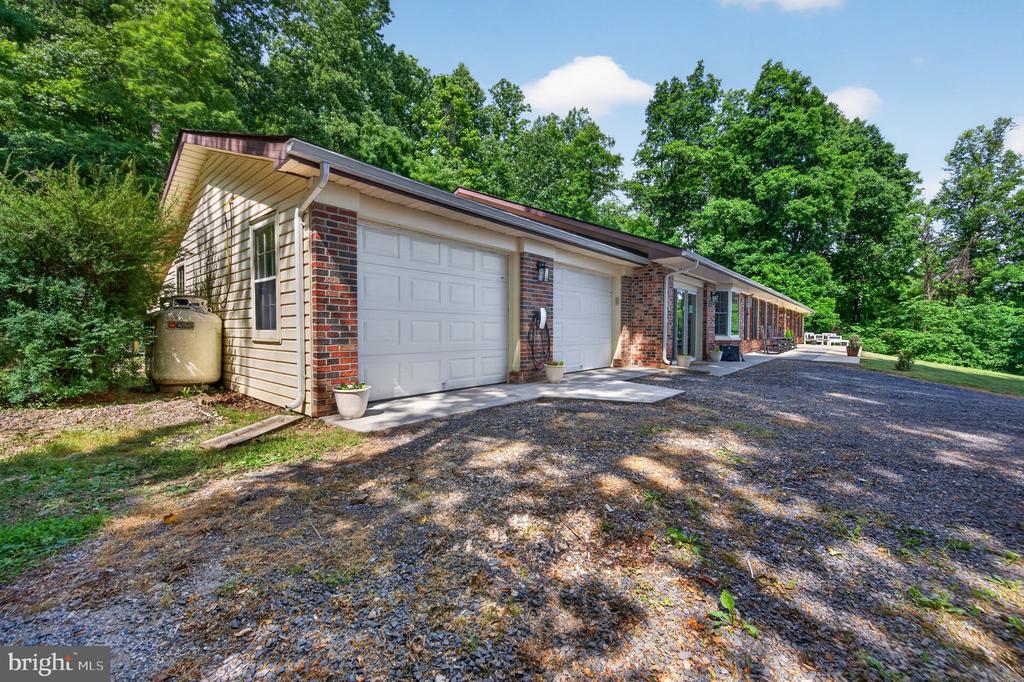 2710 TUCKERS LN, LINDEN, Virginia 22642, 4 Bedrooms Bedrooms, ,3 BathroomsBathrooms,Residential,2710 TUCKERS LN,VAFQ2022470 MLS # VAFQ2022470
