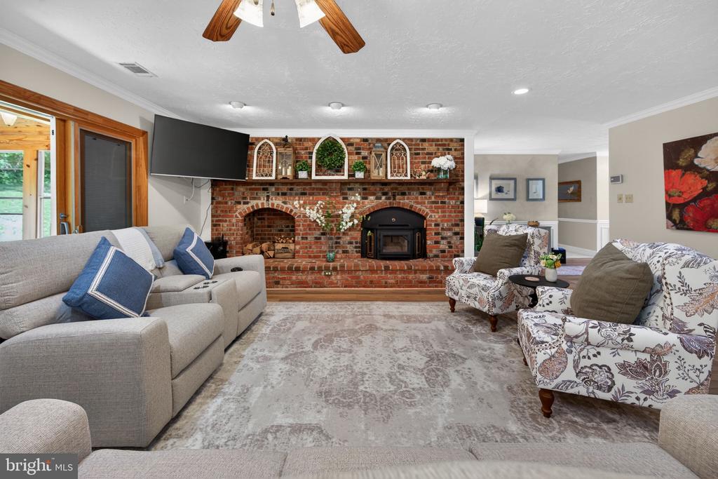 2710 TUCKERS LN, LINDEN, Virginia 22642, 4 Bedrooms Bedrooms, ,3 BathroomsBathrooms,Residential,2710 TUCKERS LN,VAFQ2022470 MLS # VAFQ2022470