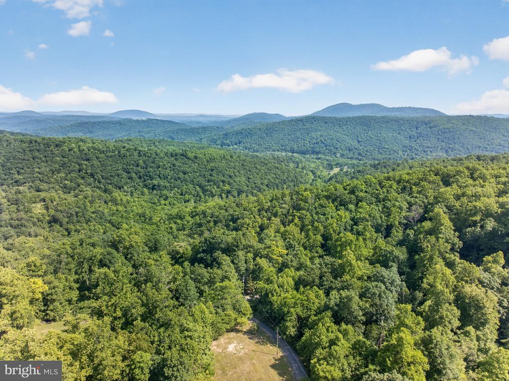 2710 TUCKERS LN, LINDEN, Virginia 22642, 4 Bedrooms Bedrooms, ,3 BathroomsBathrooms,Residential,2710 TUCKERS LN,VAFQ2022470 MLS # VAFQ2022470