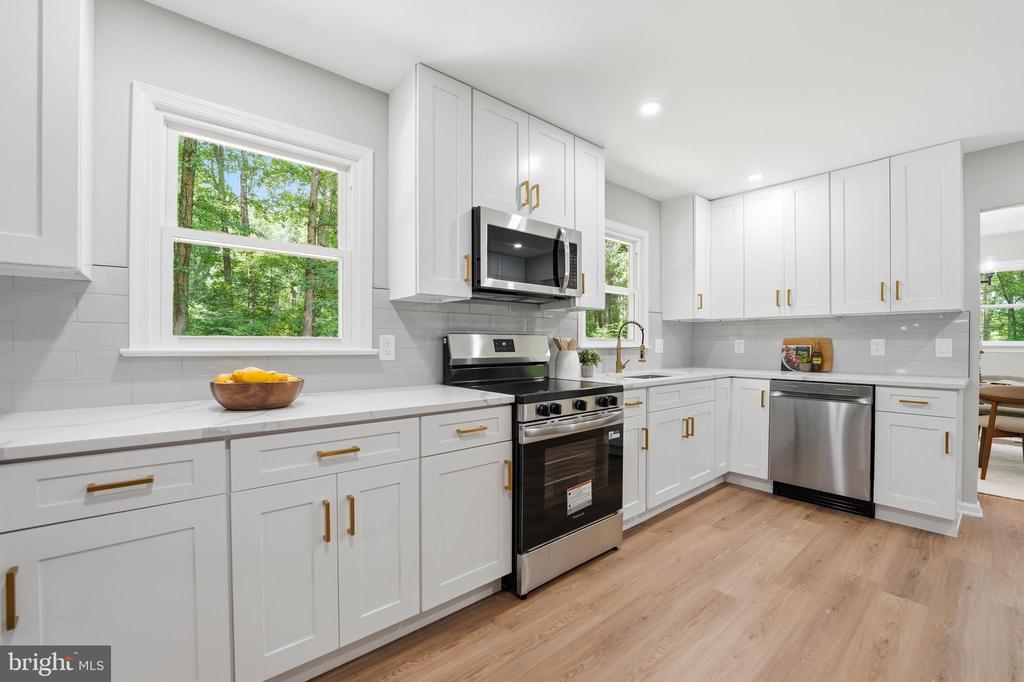 7607 NYLAND RD, FREDERICKSBURG, Virginia 22408, 5 Bedrooms Bedrooms, ,3 BathroomsBathrooms,Residential,7607 NYLAND RD,VASP2042760 MLS # VASP2042760