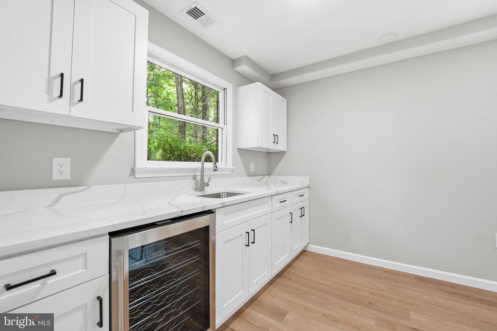 7607 NYLAND RD, FREDERICKSBURG, Virginia 22408, 5 Bedrooms Bedrooms, ,3 BathroomsBathrooms,Residential,7607 NYLAND RD,VASP2042760 MLS # VASP2042760