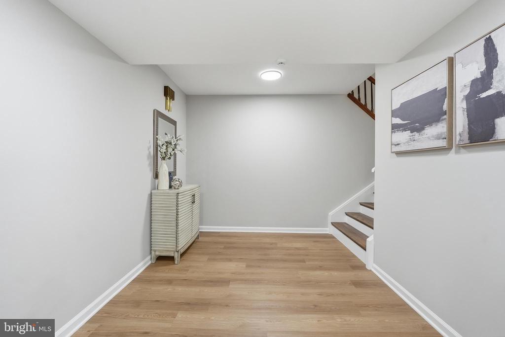 7607 NYLAND RD, FREDERICKSBURG, Virginia 22408, 5 Bedrooms Bedrooms, ,3 BathroomsBathrooms,Residential,7607 NYLAND RD,VASP2042760 MLS # VASP2042760