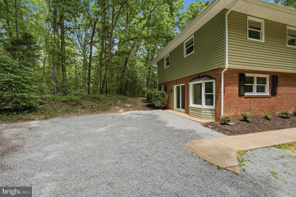 7607 NYLAND RD, FREDERICKSBURG, Virginia 22408, 5 Bedrooms Bedrooms, ,3 BathroomsBathrooms,Residential,7607 NYLAND RD,VASP2042760 MLS # VASP2042760