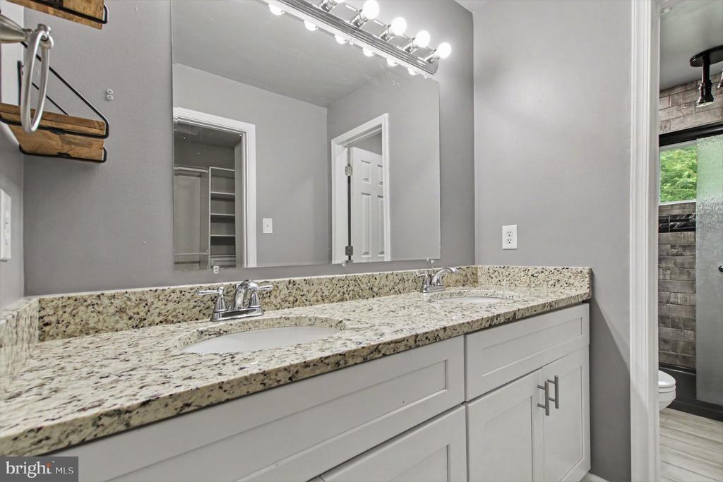 9486 VERDIERSVILLE RD, RHOADESVILLE, Virginia 22542, 4 Bedrooms Bedrooms, ,3 BathroomsBathrooms,Residential,9486 VERDIERSVILLE RD,VAOR2014408 MLS # VAOR2014408 9486 VERDIERSVILLE RD, RHOADESVILLE, Virginia 22542, 4 Bedrooms Bedrooms, ,3 BathroomsBathrooms,Residential,9486 VERDIERSVILLE RD,VAOR2014408 MLS # VAOR2014408