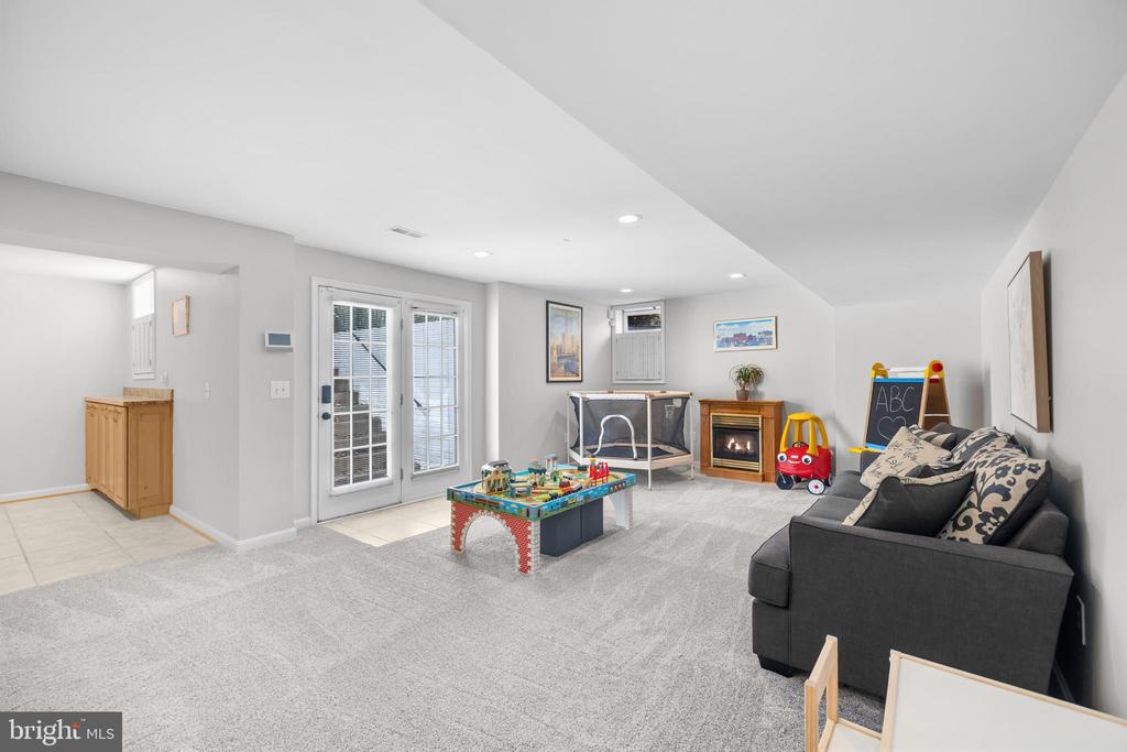 6909 TANGLEWOOD DR, WARRENTON, Virginia 20187, 5 Bedrooms Bedrooms, ,3 BathroomsBathrooms,Residential,6909 TANGLEWOOD DR,VAFQ2022472 MLS # VAFQ2022472